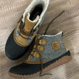 Sorel Waterproof Ankle Winter Boots